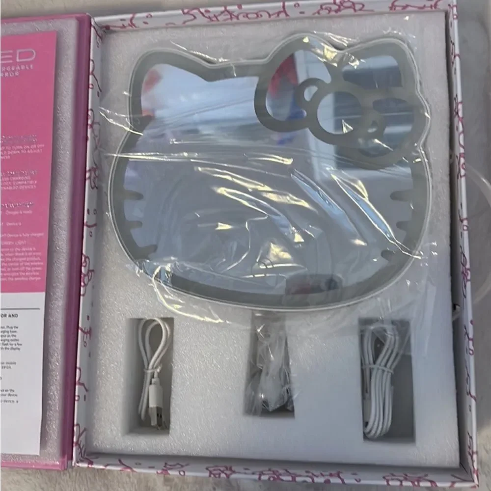 Hello Kitty LED Rechargeable Makeup Mirror + Wireless Compact Bundle - Picture 7 of 9